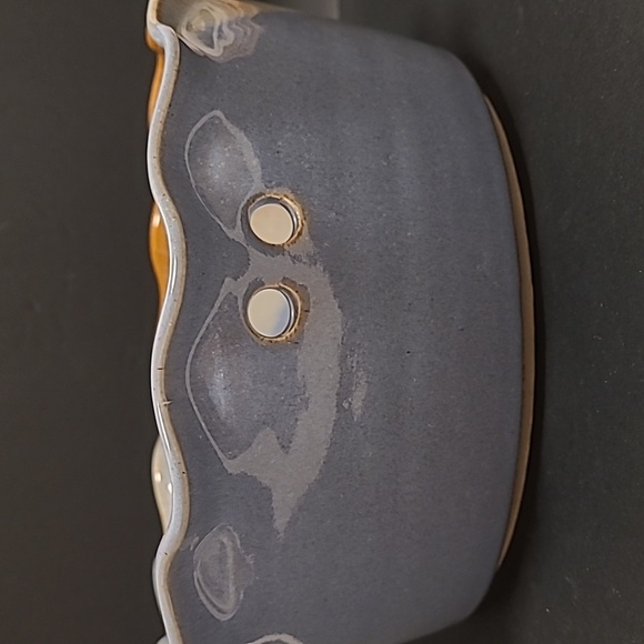 Vintage Clay Pen Pottery USA Casserole Dish With Scalloped Ruffled Rim - Picture 4 of 16